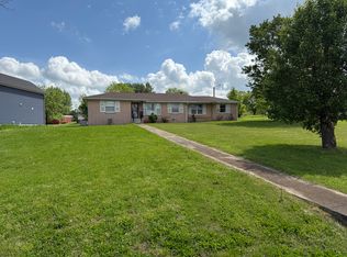 1901 Spring Branch Dr, Madison, TN 37115