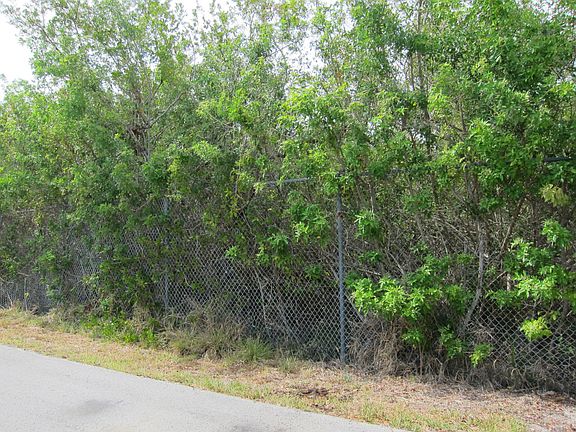 4th image of Canal Dr