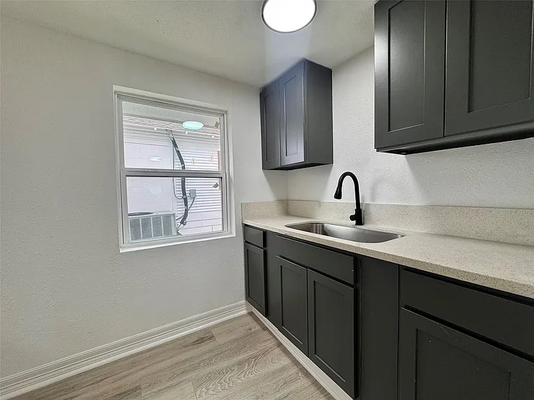 27 Norwood St #4 — Photo 6
