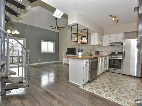 3 Davos Dr Unit 6, Vernon, NJ 07462