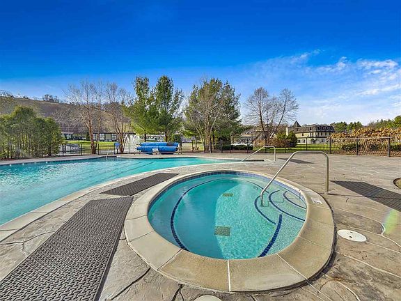 3rd image of 2780 Boyne Mountain Rd #239/241