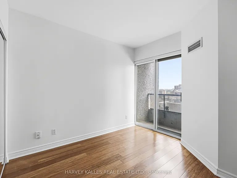 55 Bloor St E #1907 — Photo 12