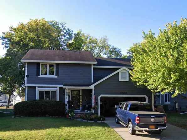 6308 Center St, West Des Moines, IA 50266
