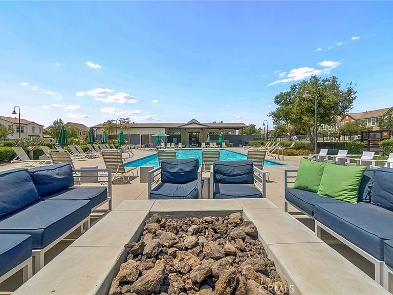 2811 E Kendall Ln — Photo 33