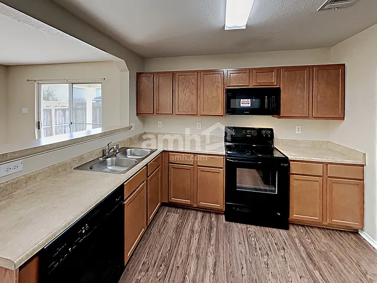 9331 Juniper Spg — Photo 3