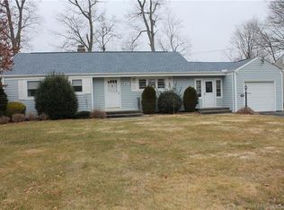 43 Knollwood Rd, Newington, CT 06111