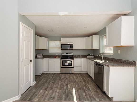 5th image of 2206 Townhall Ln