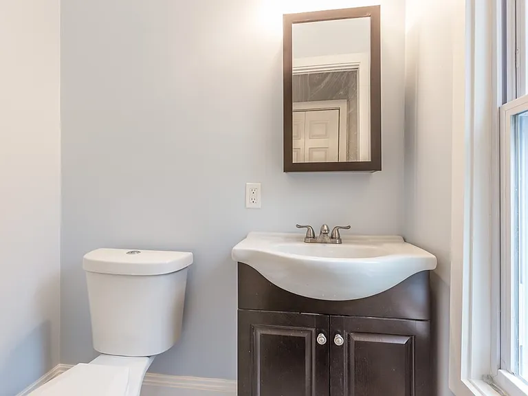 20 Newbury St — Photo 10
