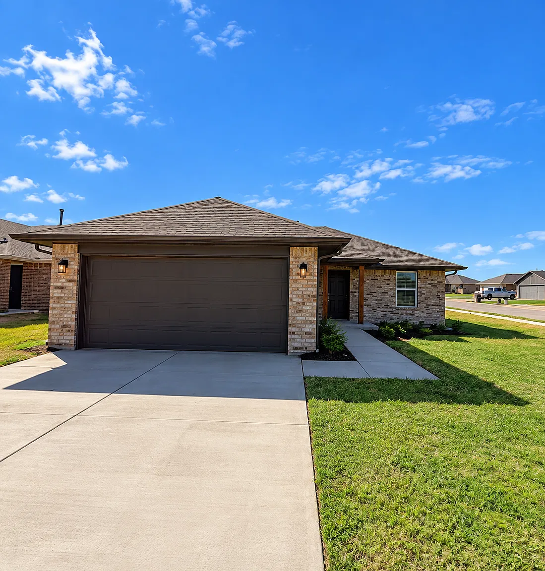 3 bed, 1200 sqft, $1,740 — Photo 1