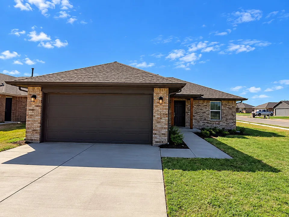 1617 Highland Loop