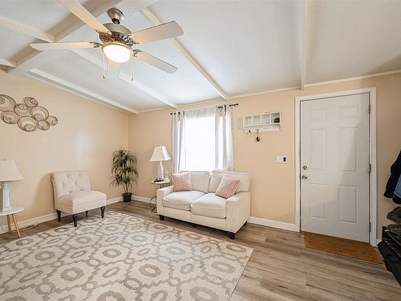 4th image of 45 Golfview Ct