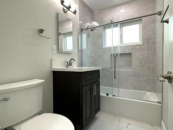 4th image of 41 N Sierra Bonita Ave #A