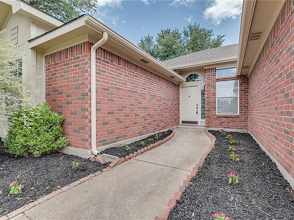 3rd image of 10417 Bing Dr