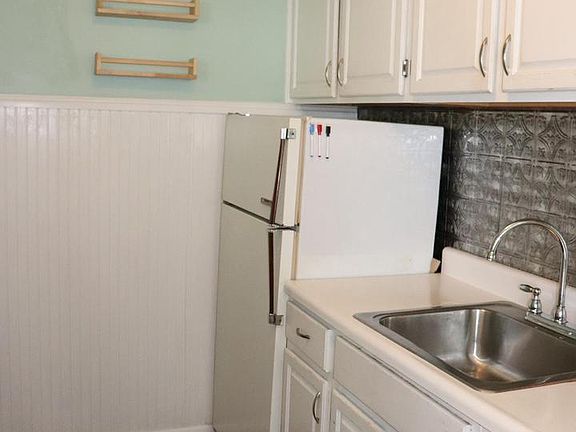 5th image of 317 W Salaignac St