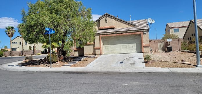 1st image of 216 Tainted Berry Ave