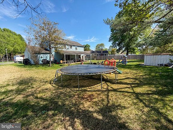 3rd image of 4717 Ramsgate Ln