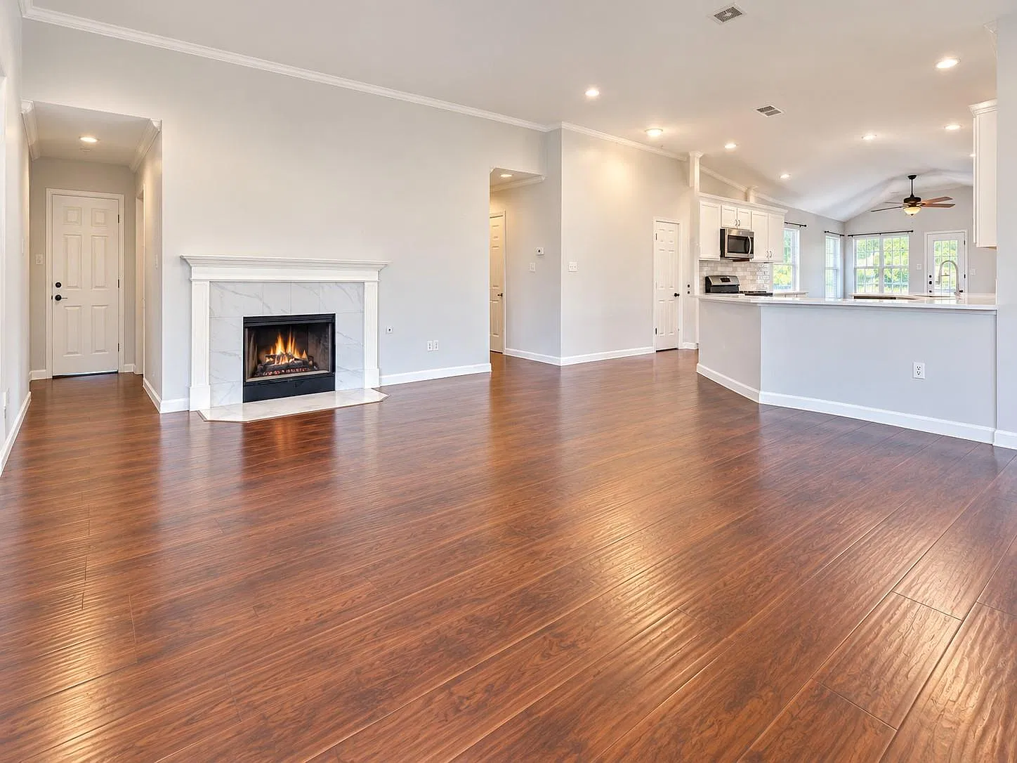 4 bed, 2.0 bath, 1807 sqft, $2,100 — Photo 3