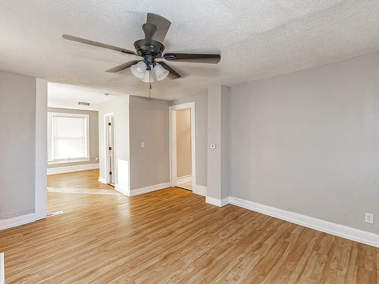 3901 Central St — Photo 17
