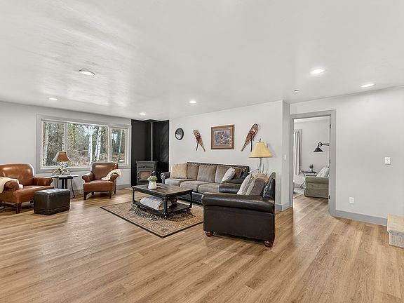 2nd image of 304 Samson Ct