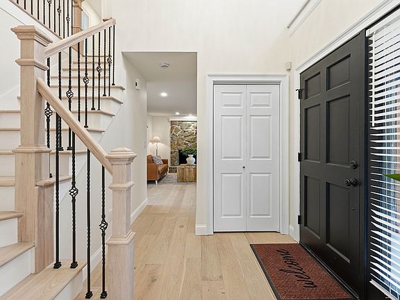 3rd image of 93 Jonquil Ln