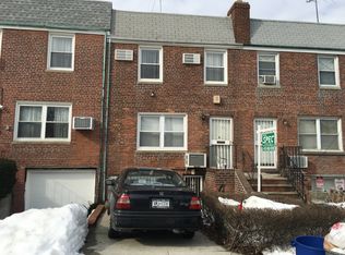 61-40 150 Steet, flushing, NY 11367