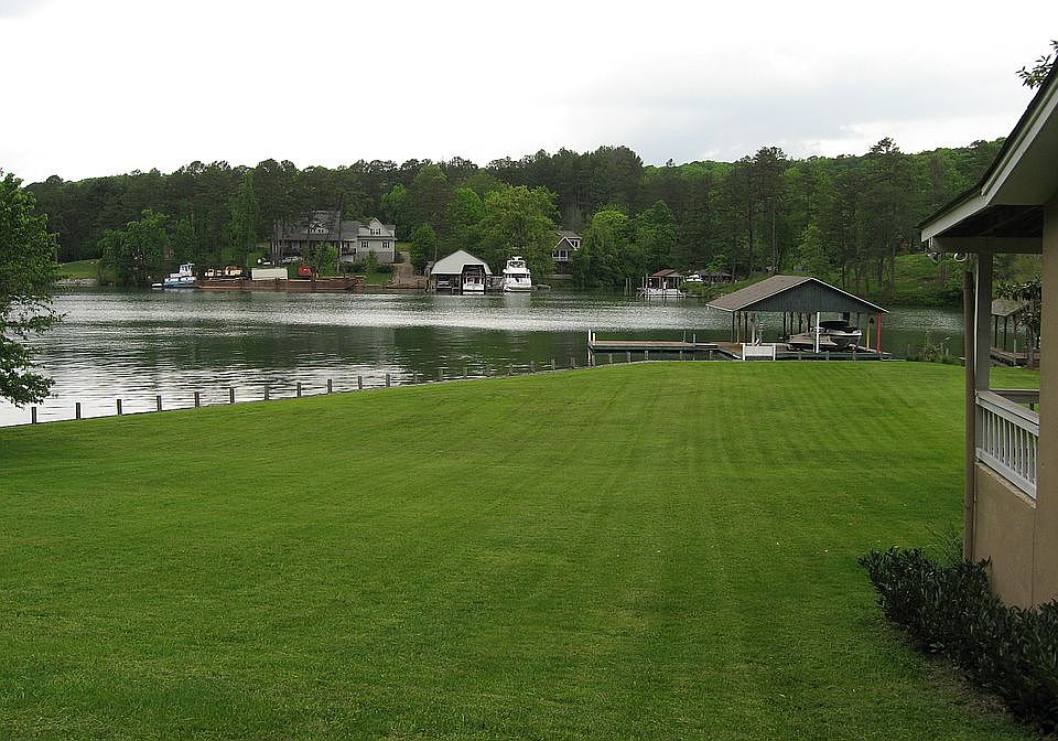1st image of 2475 Parris Dr