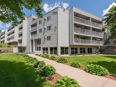 175 County Road B2 E APT 316, Little Canada, MN, 55117