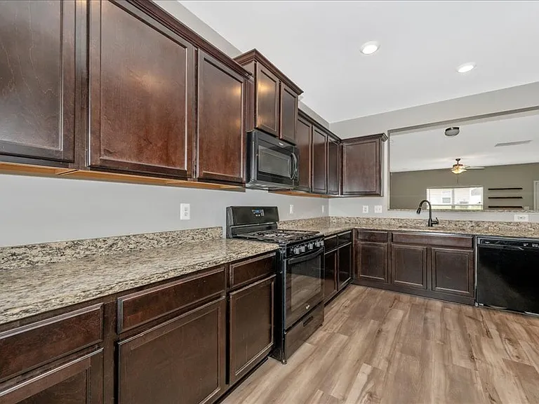 42 Eakins Ln — Photo 34
