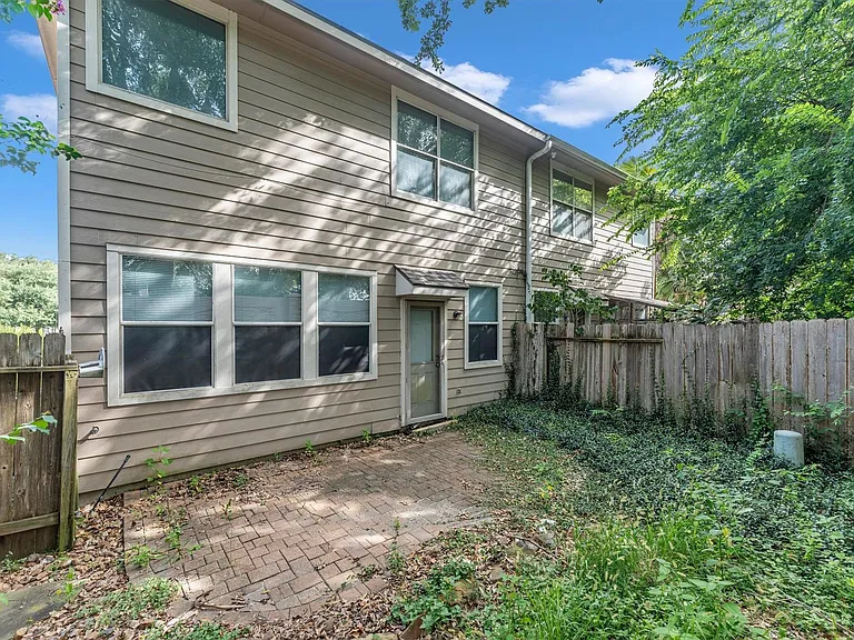 16007 Sandy Path Ln — Photo 45
