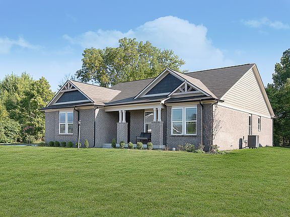 3rd image of 105 Saundra Dr