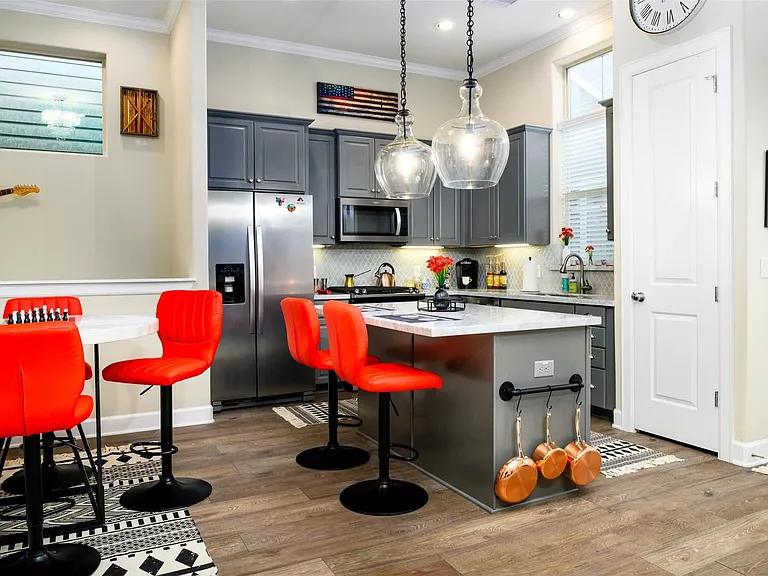 2105 Naomi St #B — Photo 9