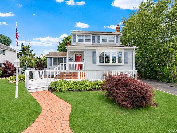 2nd image of 19 Westbridge Drive