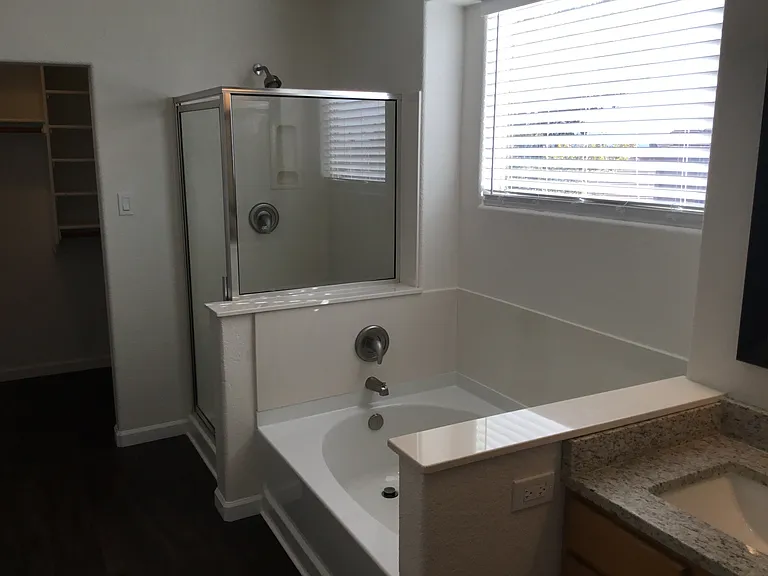 1391 Peppoli Loop SE — Photo 11