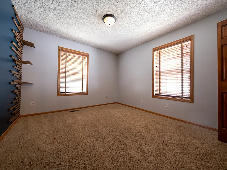 10930 Fergus St NE #F — Photo 17