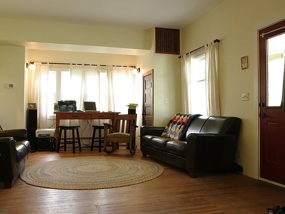 Spacious living room