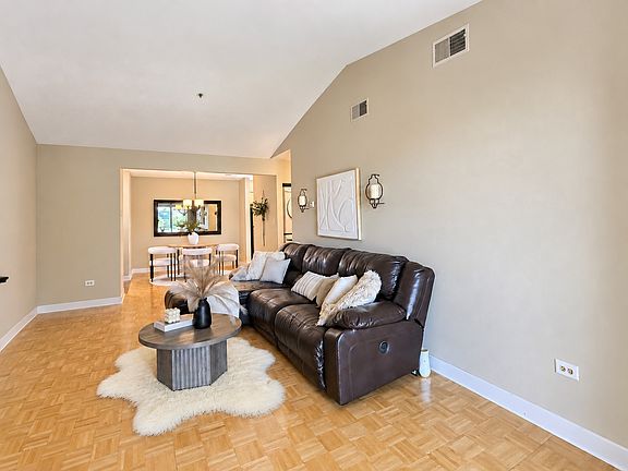 5th image of 720 Weidner Rd APT 300