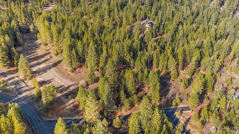 3rd image of 672 Forest Ridge Dr.
