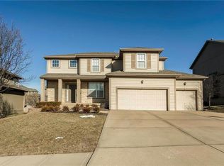 351 S Stonecrest Rd, Olathe, KS 66061