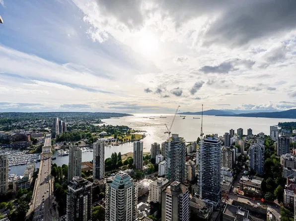 1289 Hornby St #5302, Vancouver, BC V6Z 0G7