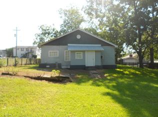 307 S Peachtree Ave, Philadelphia, MS 39350