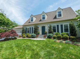3263 White Barn Ct, Herndon, VA 20171