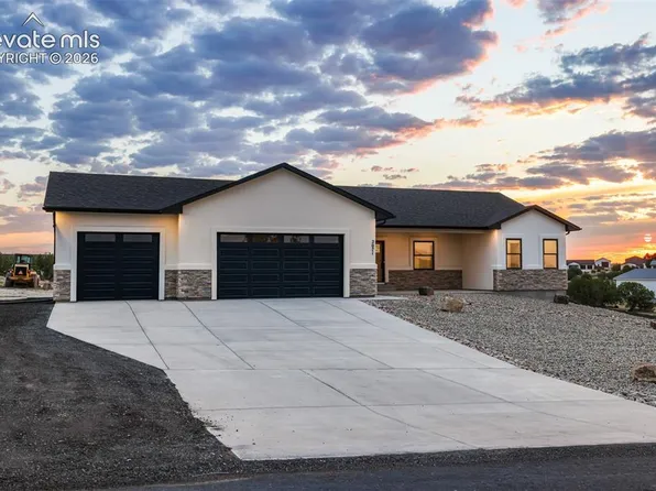 2071 Locoweed Dr, Pueblo, CO 81007