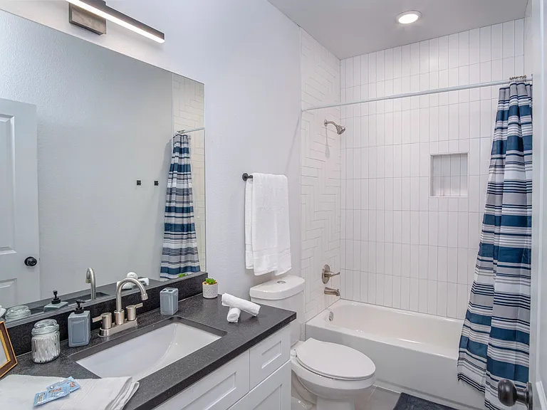 1018 Delaware St #2 — Photo 11