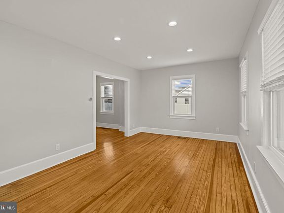 5th image of 104 N Cumberland Ave