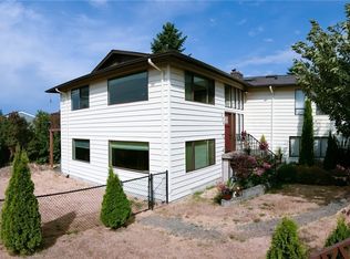 554 6th Ave S, Edmonds, WA 98020
