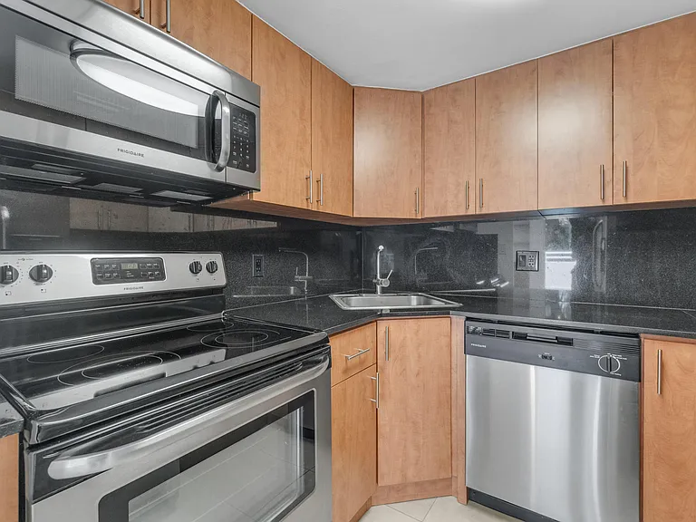 2100 Brickell Ave #305 — Photo 6