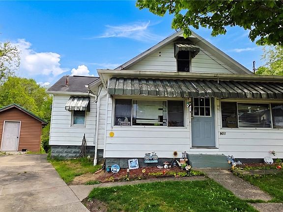 2nd image of 901 & 903 Lenore St
