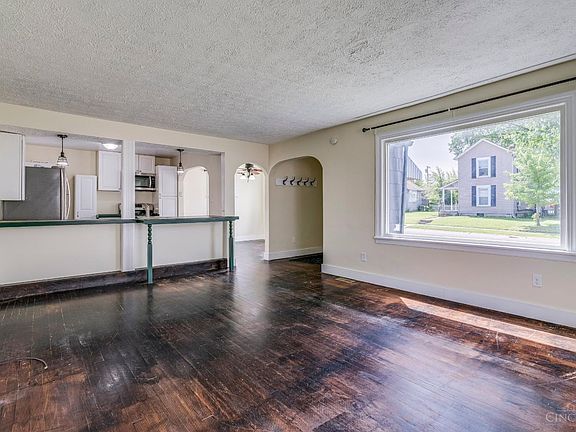 5th image of 803 Kercher St