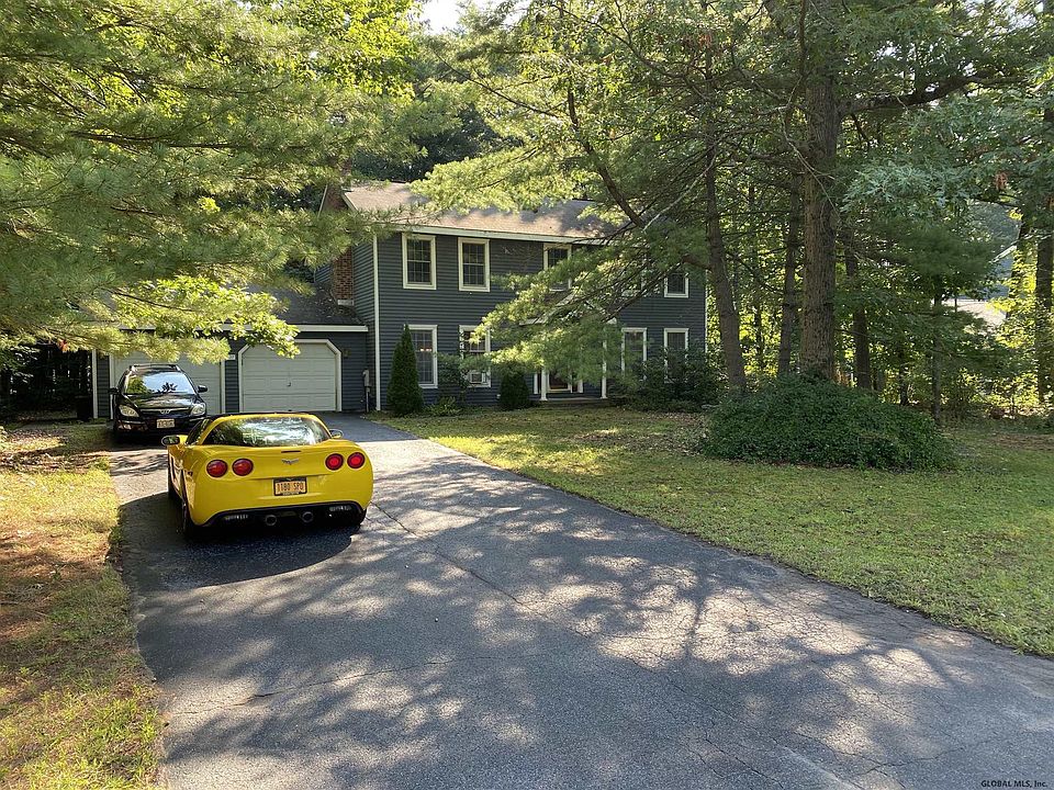 1st image of 27 Algonquin Dr