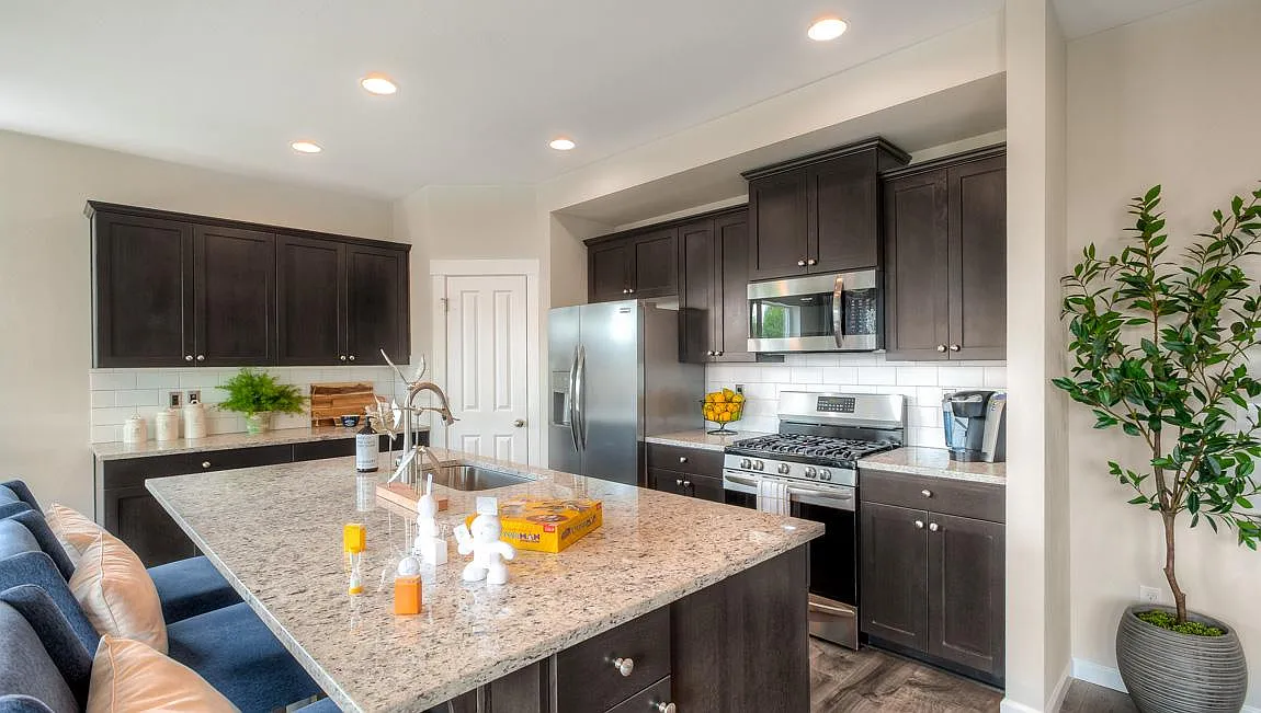 4 bed, 3.5 bath, 2730 sqft, $3,700 — Photo 1